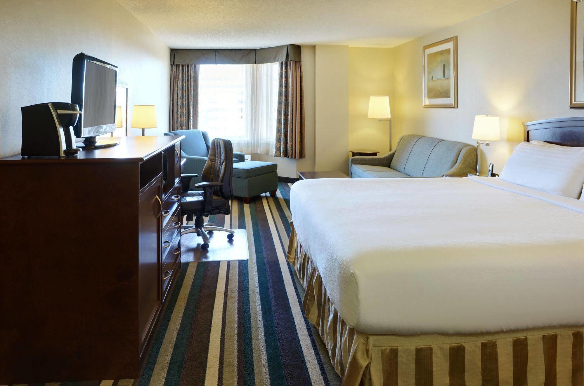 Holiday Inn Conference Centre Edmonton South By Ihg Экстерьер фото
